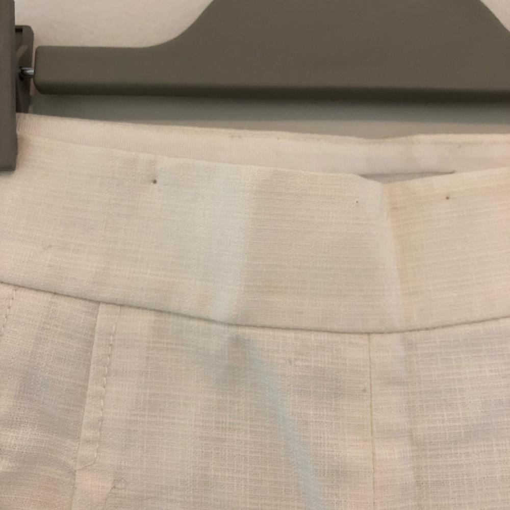 J Crew Pleated White Shorts in 00 - Picture 2 of 4